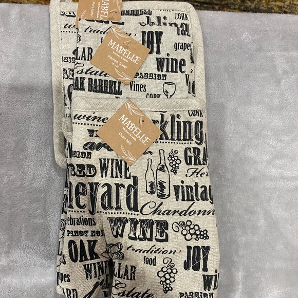 NWT 3pc Wine Kitchen Linen Set - Picture 2 of 4